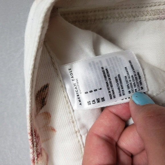 AEO denim white flower mid rise shorts women's size 0 - Picture 6 of 10